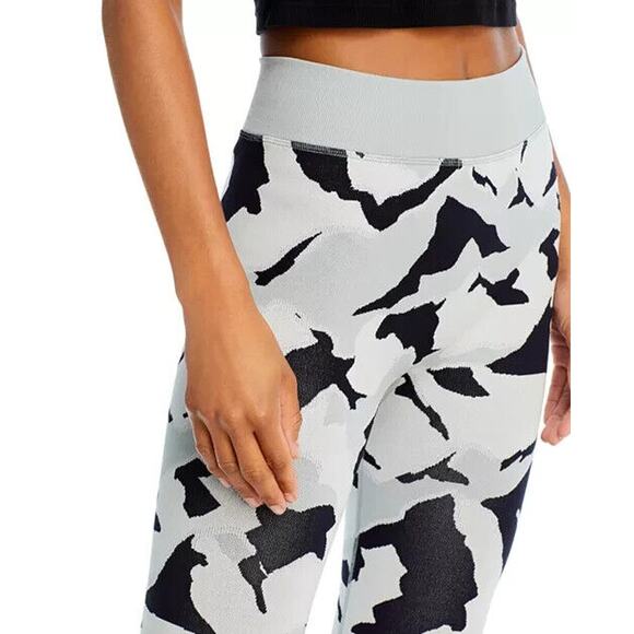 Sweaty Betty Mountain Base Layer Leggings Women's XL Gray Camo Jacquard Knit NWT - Picture 7 of 13